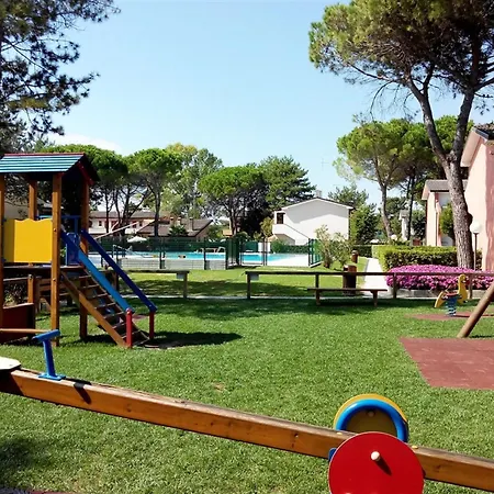 Flat With Pool And Garden Bibione