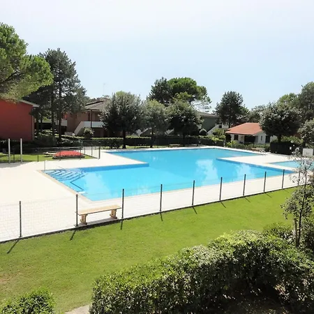 Flat With Pool And Garden Apartman