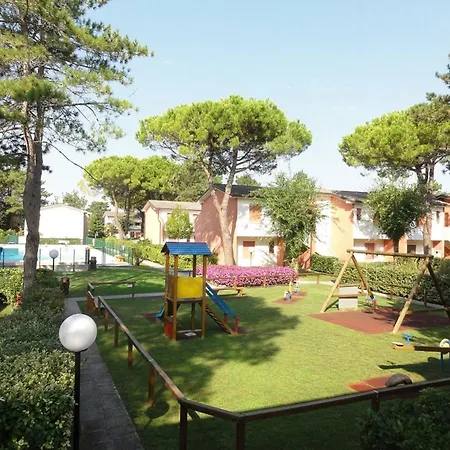 Apartman Flat With Pool And Garden