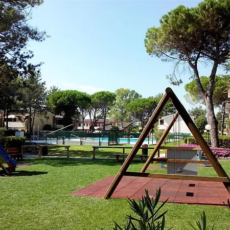 Apartment Flat With Pool And Garden
