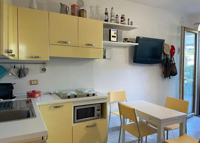 Flat With Pool And Garden *